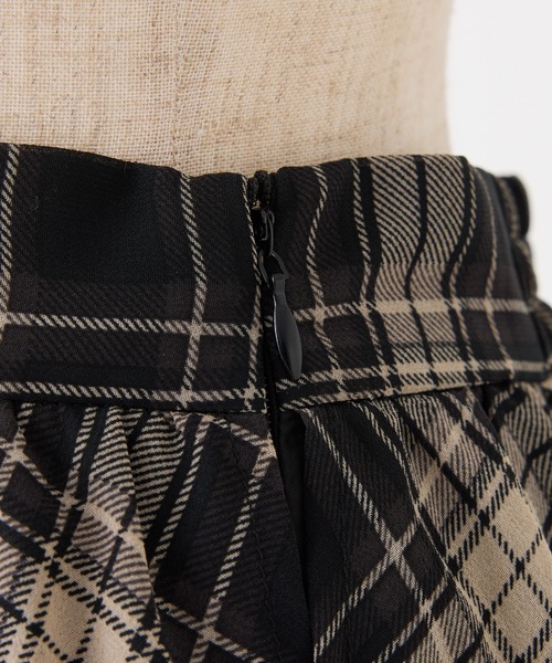 one after another NICE CLAUP（ワンアフターアナザーナイスクラップ）の「ティアードロングスカート（スカート・レディース・ブラック系その他/ブラック/アイボリー・FREE）」の5枚目の写真