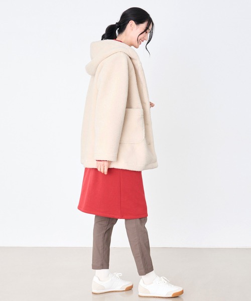 Arnold Palmer（アーノルドパーマー）の「ボア フーディ ショートコート（その他アウター・レディース・ブラック/ブラウン/アイボリー・L/M/S）」の4枚目の写真