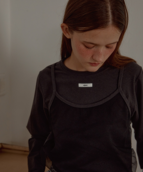 LETERIE(レテリー)の「LONG SLEEVE BUSTIER LAYERED T-SHIRT_CHARCOAL(Tシャツ/カットソー・レディース・チャコール・FREE)」の3枚目の写真