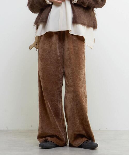 LOGEMENT DE CLAIRE(ロジュモンドクレール)の「イージーストレートパンツ(その他パンツ・レディース・ブラウン/グレー/グリーン・2/3)」の1枚目の写真