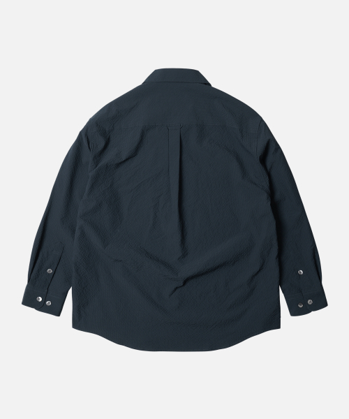 FRIZMWORKS(フリズムワークス)の「OPEN COLLAR SOLID SEERSUCKER SHIRT _ NAVY(シャツ/ブラウス・メンズ・その他・MEDIUM/LARGE/X-LARGE)」の2枚目の写真