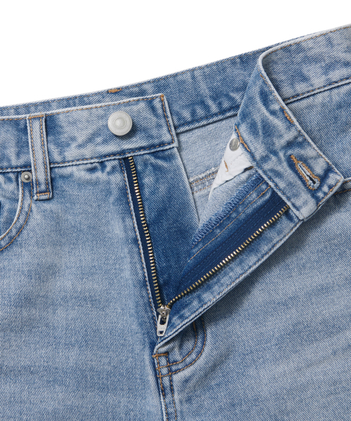 MUSINSA STANDARD WOMAN(ムシンサスタンダードウーマン)の「レディースベーシックデニムショーツ【ライトインディゴ】(デニムパンツ・レディース・その他・30/24/25/26/27/28/29)」の4枚目の写真
