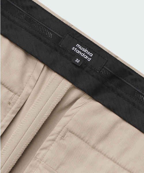 MUSINSA STANDARD（ムシンサスタンダード）の「ワイドヒドゥンバンディングスラックス[ベージュ]（スラックス・メンズ・その他・27/28/29/34/32/30/31/33/26/40/38/42/36）」の5枚目の写真