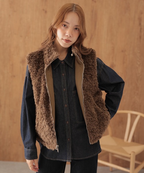 SUWDEE(スーディー)の「2way boa zip up vest(ベスト・レディース・ダークグレー/グレイッシュベージュ/ブラウン・FREE)」の1枚目の写真
