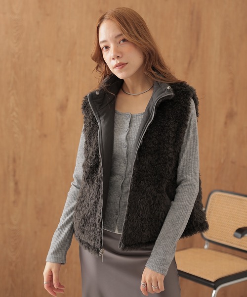 SUWDEE(スーディー)の「2way boa zip up vest(ベスト・レディース・ダークグレー/グレイッシュベージュ/ブラウン・FREE)」の2枚目の写真