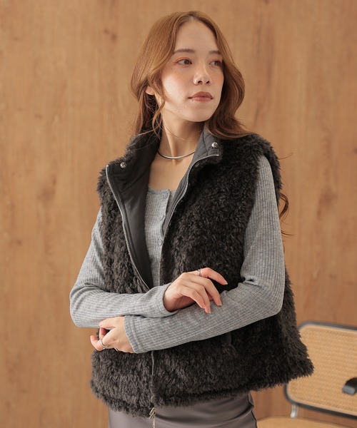 SUWDEE(スーディー)の「2way boa zip up vest(ベスト・レディース・ダークグレー/グレイッシュベージュ/ブラウン・FREE)」の5枚目の写真