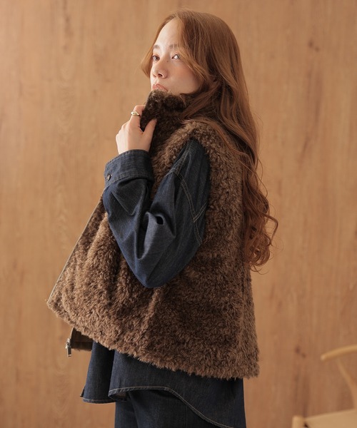 SUWDEE(スーディー)の「2way boa zip up vest(ベスト・レディース・ダークグレー/グレイッシュベージュ/ブラウン・FREE)」の8枚目の写真