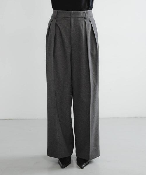 URBAN RESEARCH（アーバンリサーチ）の「『3サイズ展開』 ウールライクツータックワイドパンツ（その他パンツ・レディース・オフホワイト/チャコールグレー・36/38/40）」の19枚目の写真