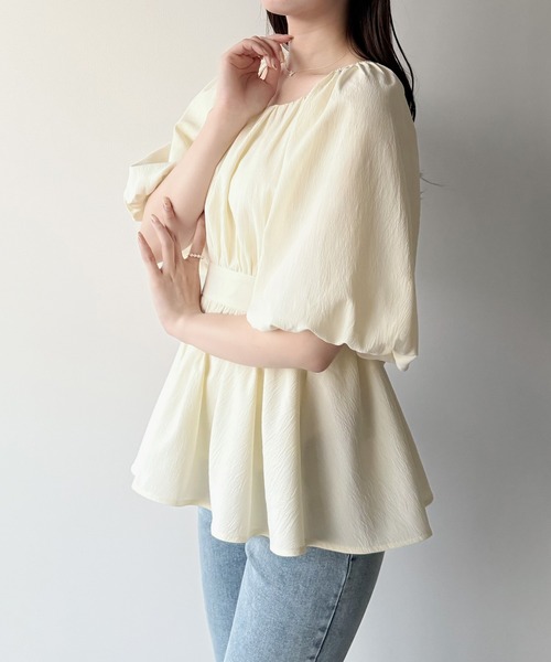 mipiarl（ミピアール）の「パフスリーブペプラムトップス（シャツ/ブラウス・レディース・ブラック/アイボリー/ブルー・SMALL/MEDIUM/LARGE）」の6枚目の写真