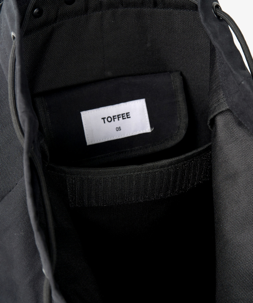 TOFFEE（トフィー）の「オーバーフラップバックルバックパック (ブラック)（バックパック/リュック・レディース・その他・ONE SIZE）」の11枚目の写真