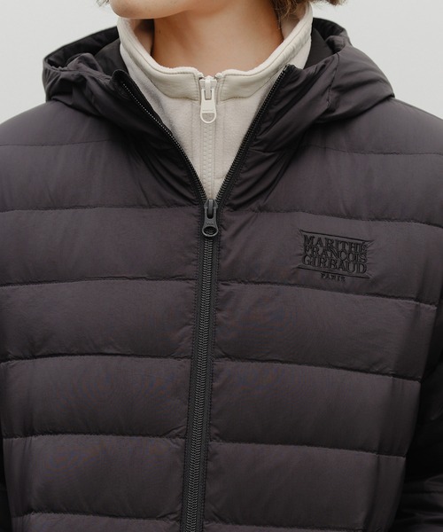 MARITHE + FRANCOIS GIRBAUD(マリテフランソワジルボー)の「CLASSIC LOGO HOODED LIGHT DOWN JACKET(ダウンジャケット/コート・レディース・Black/アイボリー・SMALL/MEDIUM/LARGE)」の7枚目の写真