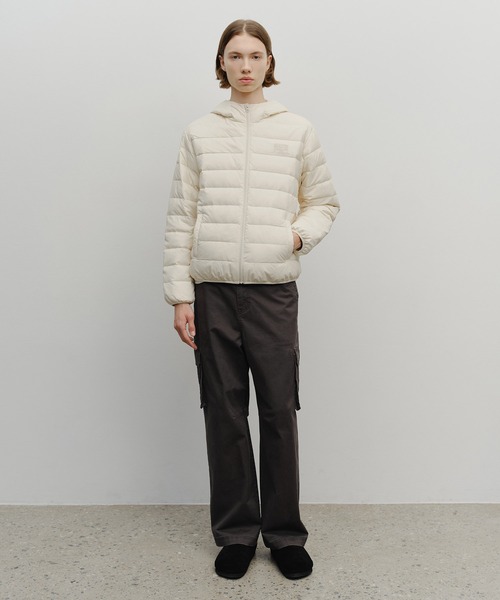 MARITHE + FRANCOIS GIRBAUD(マリテフランソワジルボー)の「CLASSIC LOGO HOODED LIGHT DOWN JACKET(ダウンジャケット/コート・レディース・Black/アイボリー・SMALL/MEDIUM/LARGE)」の18枚目の写真