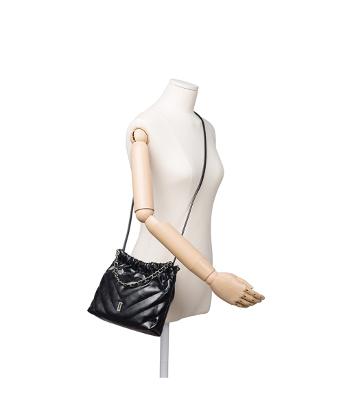 JESTINA（ジェイエスティナ）の「ILLY SM ショートチェーンクロス BK (JHNCHE3BF336BK980)（メッセンジャーバッグ・レディース・ブラック・FREE）」の9枚目の写真