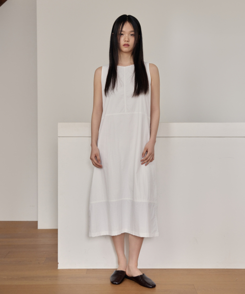 Relaxed Sleeveless Dress (White)
