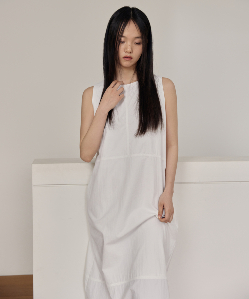 38COMEONCOMMON（38カモンコモン）の「Relaxed Sleeveless Dress (White)（ワンピース・レディース・その他・FREE）」の2枚目の写真