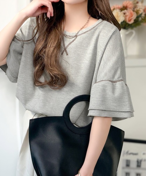 Java（ジャバ）の「《JaVaジャバコラボ》甘さと着やすさの絶妙バランス。ワッフルダブルフリルトップス (半袖)（Tシャツ/カットソー・レディース・チャコール/アイボリー/ブラック/杢グレー・LARGE/MEDIUM/SMALL/X-LARGE）」の3枚目の写真