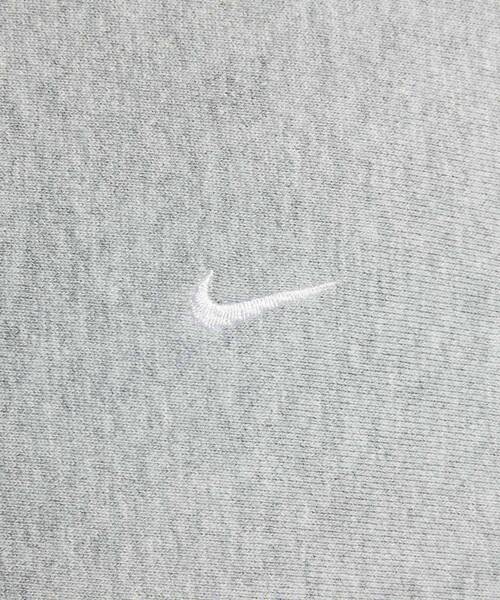 NIKE（ナイキ）の「ナイキ ソロ スウッシュ メンズ フリース クルー / Nike Solo Swoosh Men's Fleece Crew HV1087-063 Dark Grey Heather（スウェット・メンズ・グレー系その他・S/M/L/XL/2XL）」の14枚目の写真
