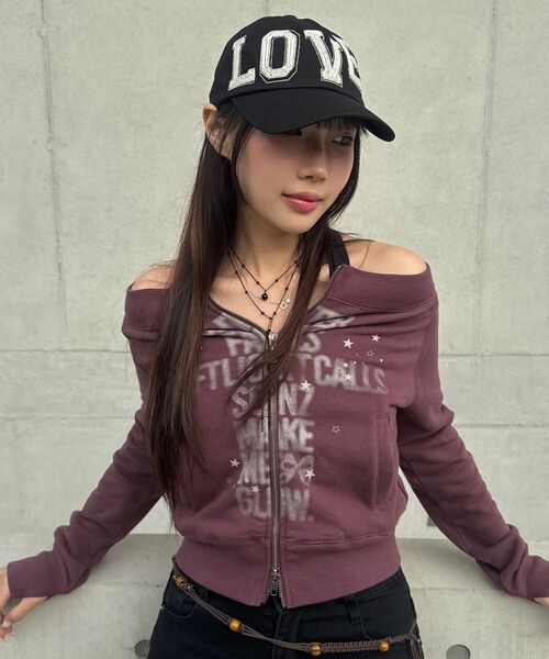 SEQUENZ(シークエンズ)の「※WEB限定 / オフショルダー / レディースジップスウェット / sqnz off shoulder zip up(パーカー・レディース・ブラック/グレー/ライトピンク/モカ・SMALL/MEDIUM)」の3枚目の写真