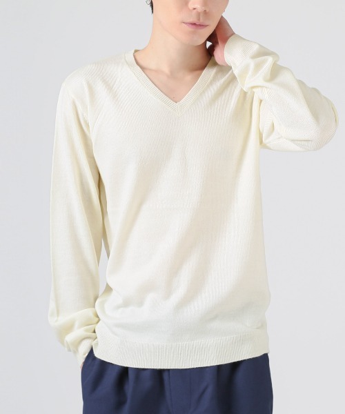 LUXSTYLE(ラグスタイル)の「カシミヤタッチVネックセーター(ニット/セーター・メンズ・ホワイト/ブラック/チャコールグレー・L/XL/M)」の2枚目の写真