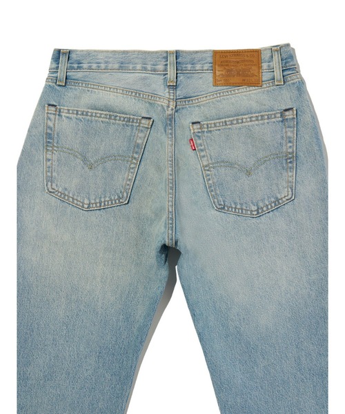 Levi's(リーバイス)の「Levi's/リーバイス 555(TM) リラックスストレート ジーンズ ライトインディゴ(デニムパンツ・メンズ・ライトインディゴブルー・W28 L32/W29 L32/W31 L32/W33 L32/W34 L32/W30 L32/W36 L32/W32 L32)」の6枚目の写真