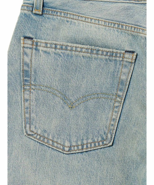 Levi's(リーバイス)の「Levi's/リーバイス 555(TM) リラックスストレート ジーンズ ライトインディゴ(デニムパンツ・メンズ・ライトインディゴブルー・W28 L32/W29 L32/W31 L32/W33 L32/W34 L32/W30 L32/W36 L32/W32 L32)」の10枚目の写真