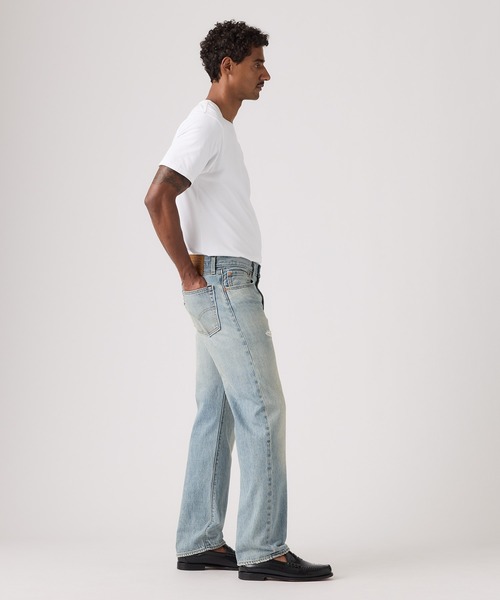 Levi's(リーバイス)の「Levi's/リーバイス 555(TM) リラックスストレート ジーンズ ライトインディゴ(デニムパンツ・メンズ・ライトインディゴブルー・W28 L32/W29 L32/W31 L32/W33 L32/W34 L32/W30 L32/W36 L32/W32 L32)」の14枚目の写真
