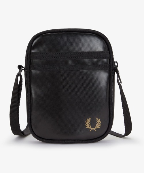 FRED PERRY(フレッドペリー)の「Tonal Classic Small Side Bag/トーナルクラシックサイドバッグ(ショルダーバッグ・メンズ・ブラック・ONE SIZE)」の5枚目の写真