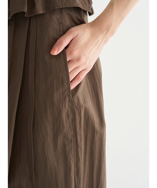 SNIDEL(スナイデル)の「ウエストデザインボリュームワイドパンツ(その他パンツ・レディース・ライトブルー/ブラウン/グレー・1/0)」の11枚目の写真