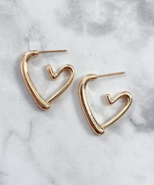 yu-ka（ユーカ）の「YU-KA:ハートデザインスタッドピアス Heart design stud pierce（ピアス（両耳用）・レディース・シルバー/ゴールド・FREE）」の2枚目の写真