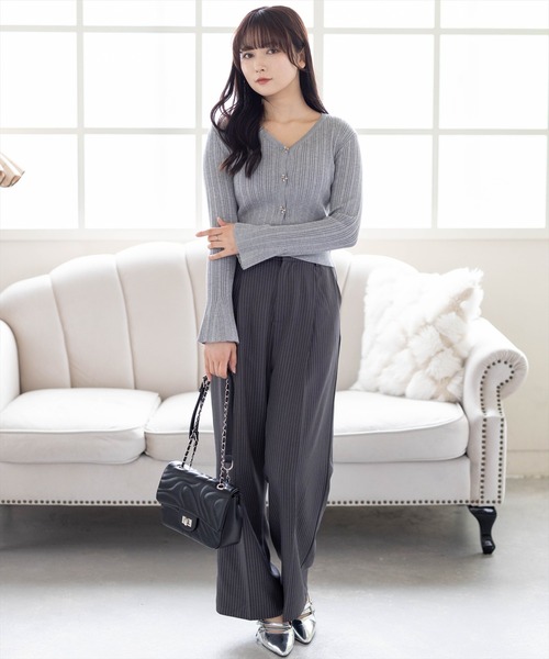 CLEAR BASIC（クリアベーシック）の「リボンボタンニットカーディガン[着回し力抜群 ガーリー 羽織り]≪新作≫（カーディガン/ボレロ・レディース・ブラック/ピンク/アイボリー/サックスブルー/グレー/ネイビー/レッド・F）」の13枚目の写真