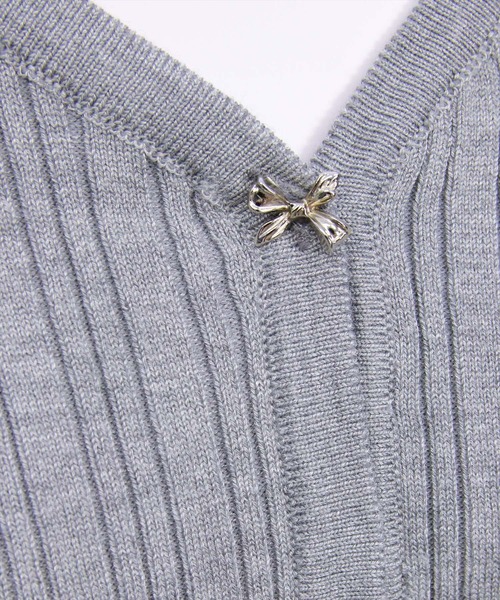 CLEAR BASIC（クリアベーシック）の「リボンボタンニットカーディガン[着回し力抜群 ガーリー 羽織り]≪新作≫（カーディガン/ボレロ・レディース・ブラック/ピンク/アイボリー/サックスブルー/グレー/ネイビー/レッド・F）」の18枚目の写真