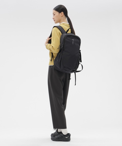 MARGARET HOWELL（マーガレットハウエル）の「LINEN COTTON Ⅱ（ニット/セーター・レディース・ピンク/イエロー/ブラック・2）」の6枚目の写真