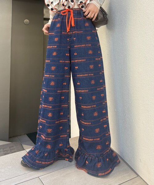 HELLO.SANFRANCISCO（ハローサンフランシスコ）の「【HELLO.SANFRANCISCO/ハローサンフランシスコ】裾フリル総柄刺繍イージーワイドデニム（デニムパンツ・レディース・ブルー/サックスブルー・MEDIUM/SMALL）」の3枚目の写真