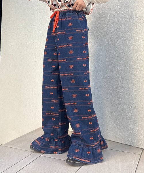 HELLO.SANFRANCISCO（ハローサンフランシスコ）の「【HELLO.SANFRANCISCO/ハローサンフランシスコ】裾フリル総柄刺繍イージーワイドデニム（デニムパンツ・レディース・ブルー/サックスブルー・MEDIUM/SMALL）」の5枚目の写真