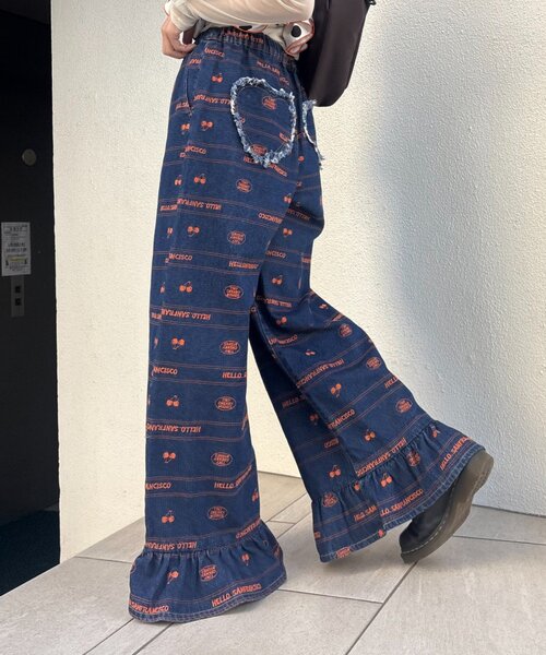 HELLO.SANFRANCISCO（ハローサンフランシスコ）の「【HELLO.SANFRANCISCO/ハローサンフランシスコ】裾フリル総柄刺繍イージーワイドデニム（デニムパンツ・レディース・ブルー/サックスブルー・MEDIUM/SMALL）」の6枚目の写真