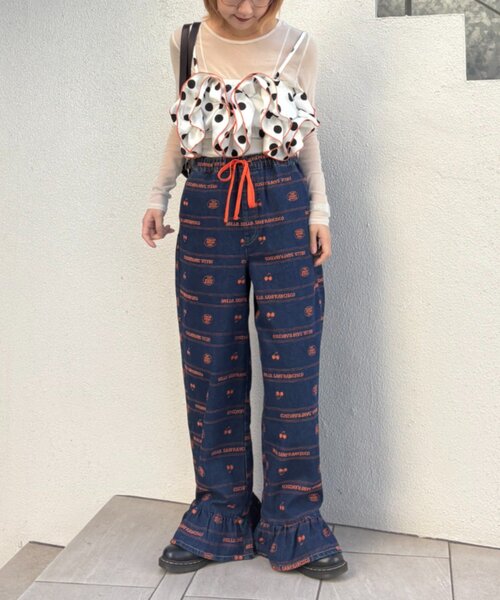 HELLO.SANFRANCISCO（ハローサンフランシスコ）の「【HELLO.SANFRANCISCO/ハローサンフランシスコ】裾フリル総柄刺繍イージーワイドデニム（デニムパンツ・レディース・ブルー/サックスブルー・MEDIUM/SMALL）」の8枚目の写真