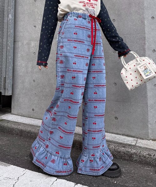 HELLO.SANFRANCISCO（ハローサンフランシスコ）の「【HELLO.SANFRANCISCO/ハローサンフランシスコ】裾フリル総柄刺繍イージーワイドデニム（デニムパンツ・レディース・ブルー/サックスブルー・MEDIUM/SMALL）」の12枚目の写真