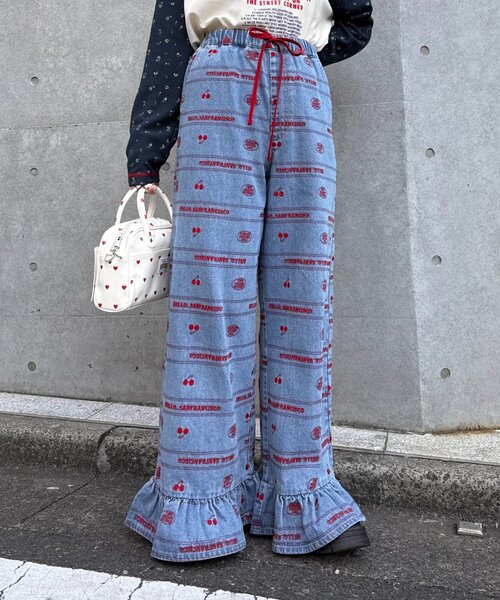 HELLO.SANFRANCISCO（ハローサンフランシスコ）の「【HELLO.SANFRANCISCO/ハローサンフランシスコ】裾フリル総柄刺繍イージーワイドデニム（デニムパンツ・レディース・ブルー/サックスブルー・MEDIUM/SMALL）」の13枚目の写真