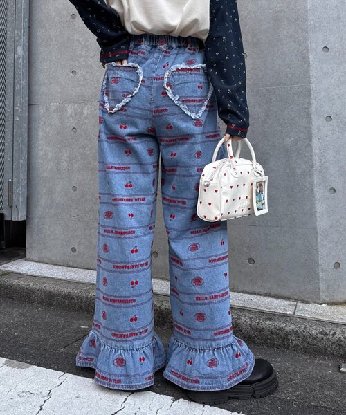 HELLO.SANFRANCISCO（ハローサンフランシスコ）の「【HELLO.SANFRANCISCO/ハローサンフランシスコ】裾フリル総柄刺繍イージーワイドデニム（デニムパンツ・レディース・ブルー/サックスブルー・MEDIUM/SMALL）」の14枚目の写真