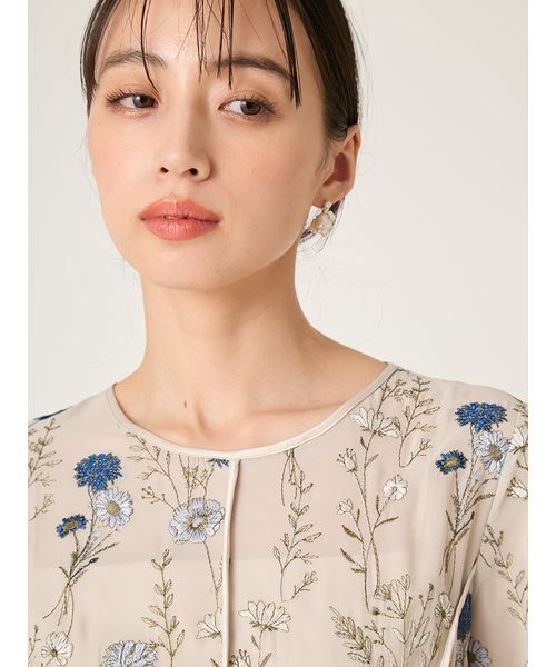 FRAY I.D（フレイアイディー）の「ボタニカル　エンブロイダリードレス（ドレス・レディース・ライトベージュ/ブラック/ネイビー・1/0）」の7枚目の写真