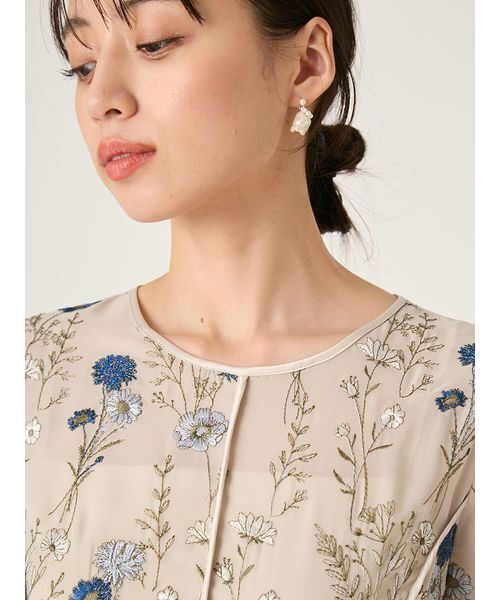 FRAY I.D（フレイアイディー）の「ボタニカル　エンブロイダリードレス（ドレス・レディース・ライトベージュ/ブラック/ネイビー・1/0）」の8枚目の写真