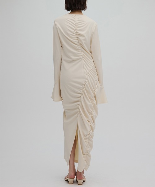 Ameri(アメリ)の「GATHER DETAIL CUT DRESS(ワンピース・レディース・アイボリー/ブラック/カーキ・SMALL/MEDIUM)」の7枚目の写真
