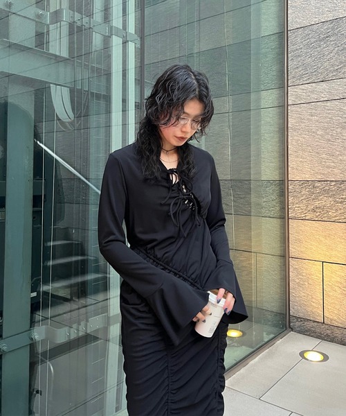 Ameri(アメリ)の「GATHER DETAIL CUT DRESS(ワンピース・レディース・アイボリー/ブラック/カーキ・SMALL/MEDIUM)」の12枚目の写真