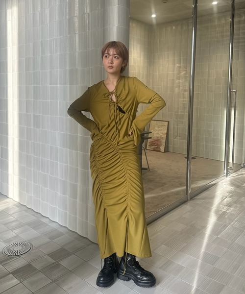 Ameri(アメリ)の「GATHER DETAIL CUT DRESS(ワンピース・レディース・アイボリー/ブラック/カーキ・SMALL/MEDIUM)」の14枚目の写真