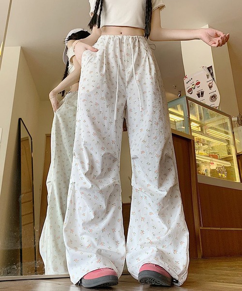 shyam inspiration(シャムインスピレーション)の「小花柄ドロストカーゴパンツ(カーゴパンツ・レディース・ホワイト/イエロー・LARGE/MEDIUM)」の7枚目の写真