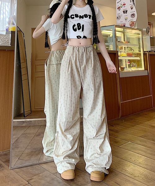 shyam inspiration(シャムインスピレーション)の「小花柄ドロストカーゴパンツ(カーゴパンツ・レディース・ホワイト/イエロー・LARGE/MEDIUM)」の21枚目の写真