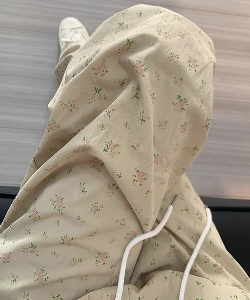 shyam inspiration(シャムインスピレーション)の「小花柄ドロストカーゴパンツ(カーゴパンツ・レディース・ホワイト/イエロー・LARGE/MEDIUM)」の20枚目の写真
