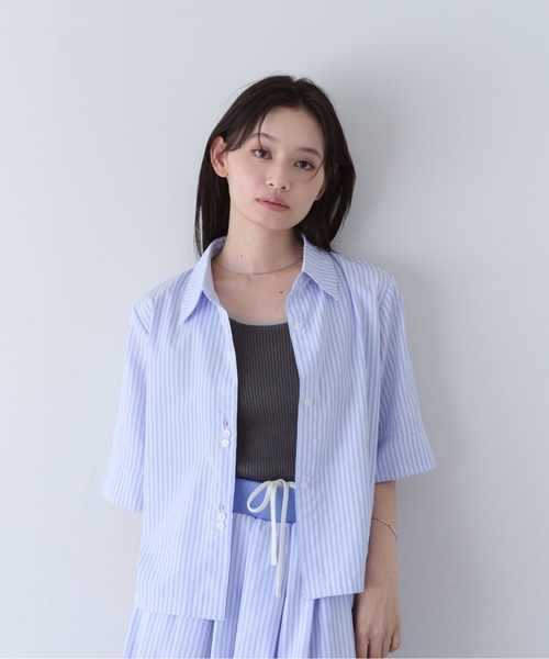 SOYEN(ソイエン)の「ハーフスリーブストライプシャツ/セットアップ可(シャツ/ブラウス・レディース・ホワイト/ブルー・F)」の4枚目の写真