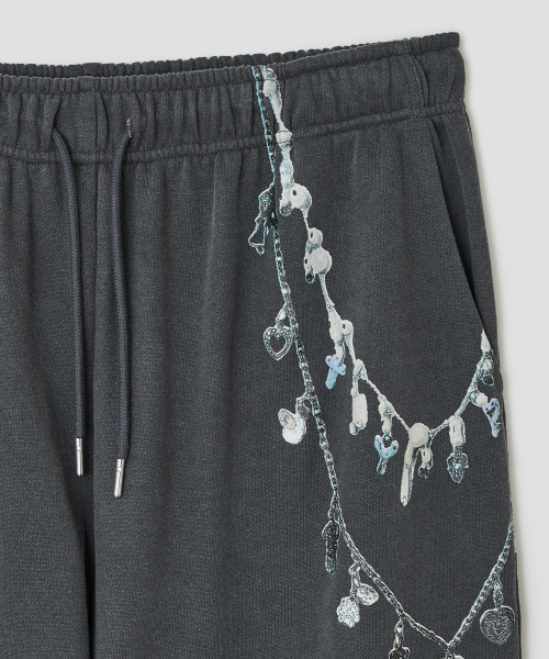 TYPESERVICE（タイプサービス）の「Raw Edge Graphic Sweatpants [Charcoal]（スウェットパンツ・レディース・その他・FREE）」の4枚目の写真