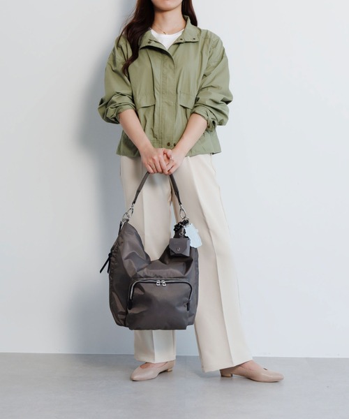 ace.（エース）の「ショルダーバッグ フィカス 21L ace.×HAyU 19104（ショルダーバッグ・レディース・ライトグレー/ブラック/チャコール・FREE）」の3枚目の写真